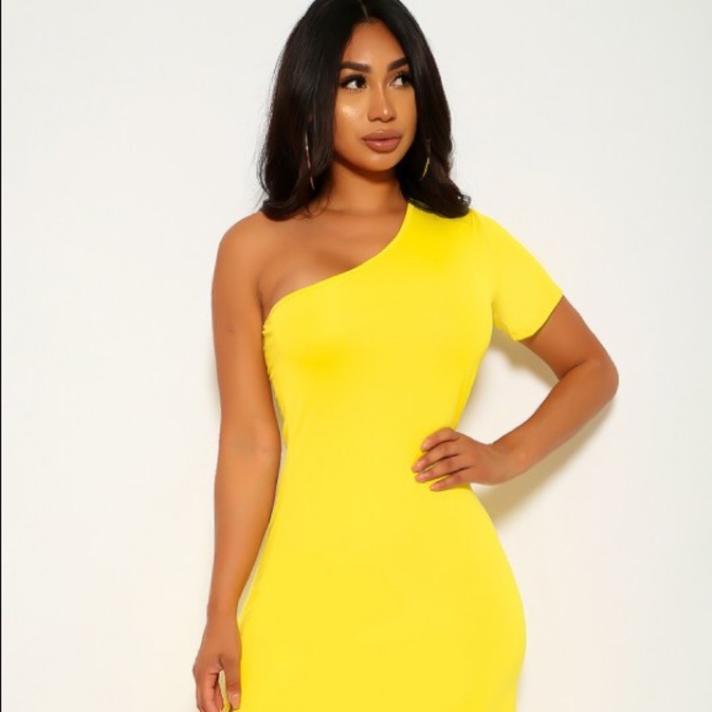 Yellow Half Sleeve Fitted Dress